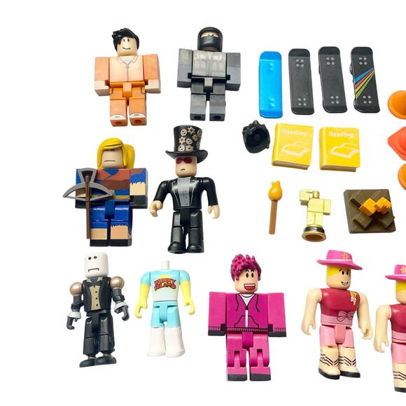 Roblox Mixed Lot Random Figures and Random Accessories No Codes - Picture 3 of 6